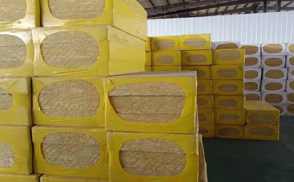 南陽復(fù)合巖棉板的結(jié)構(gòu)是什么？