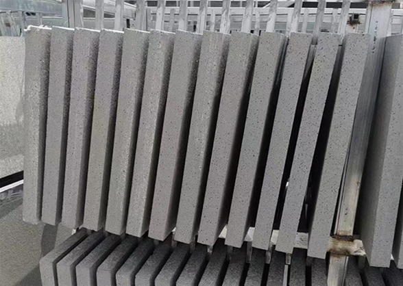 無(wú)機(jī)聚合保溫板